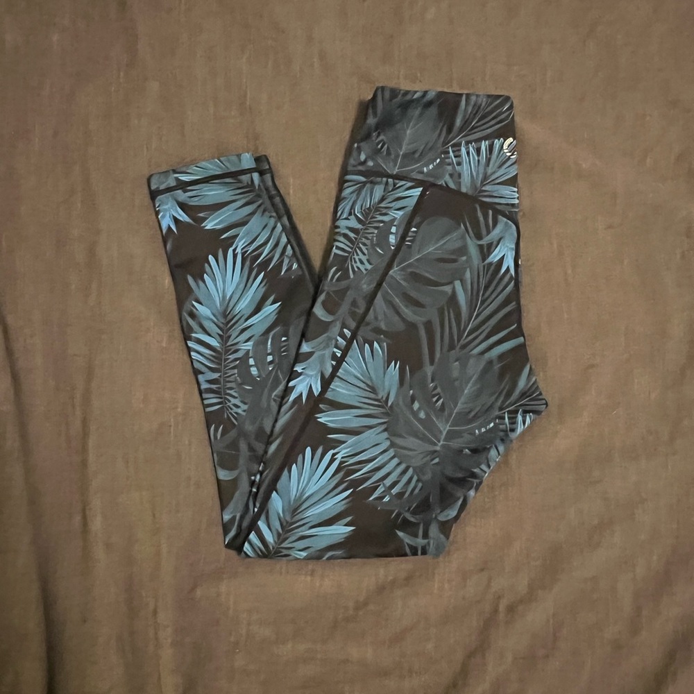 Tropical print 7/8 length Curves N Combatboots leggings